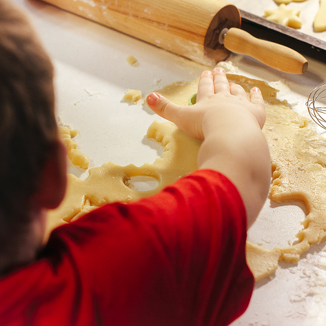 home-baking-cookies-with-family-family-entertainment-joint-production-biscuits 1
